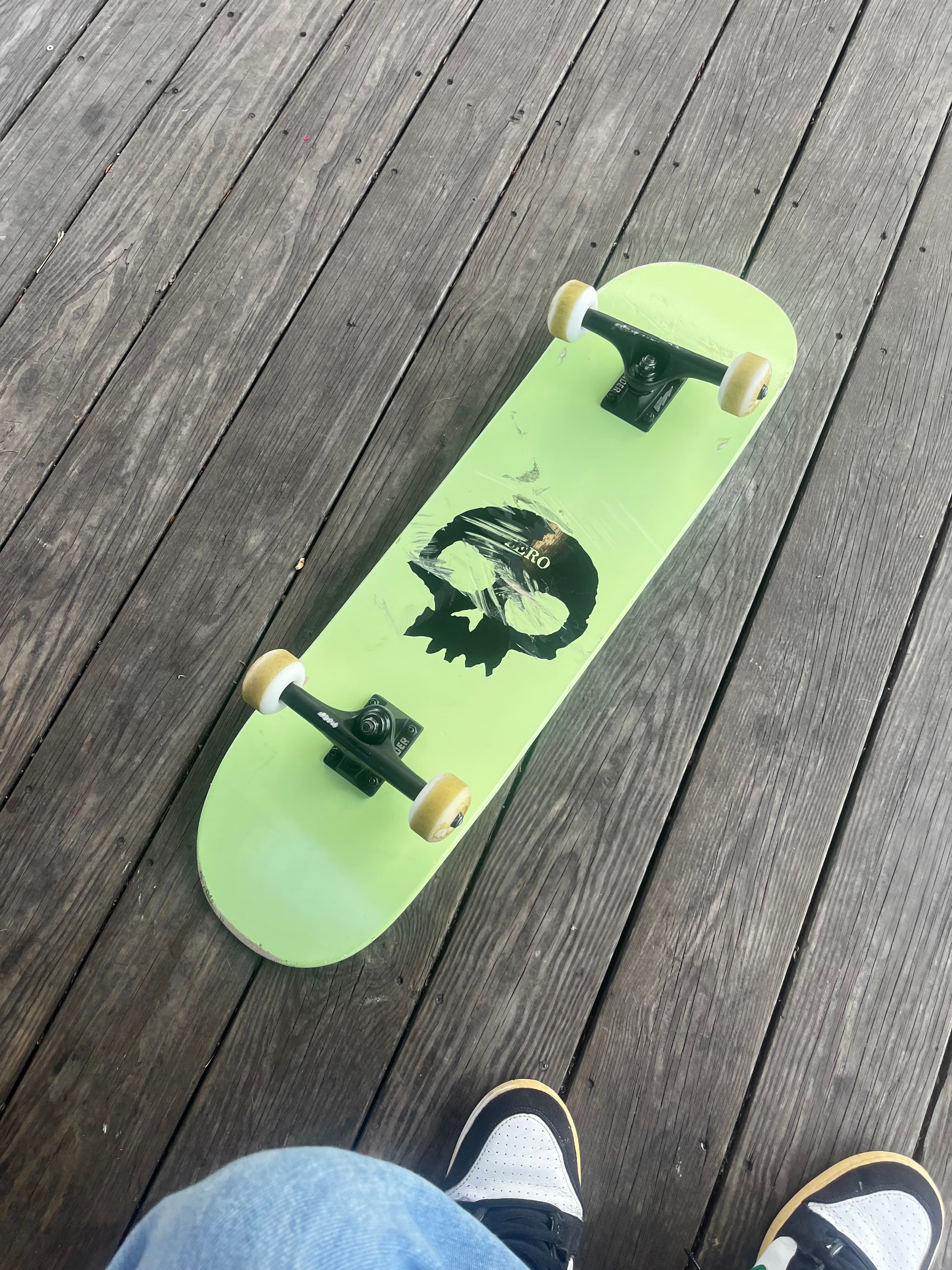 Zero Zero complete skateboard